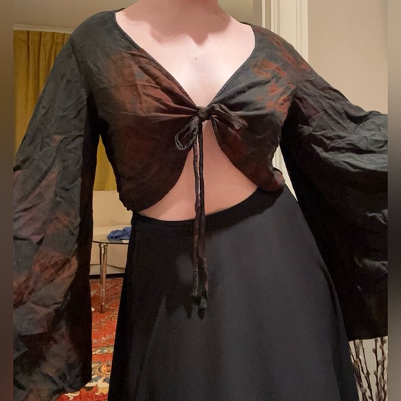 Tie-up Top - Picture 4 of 4